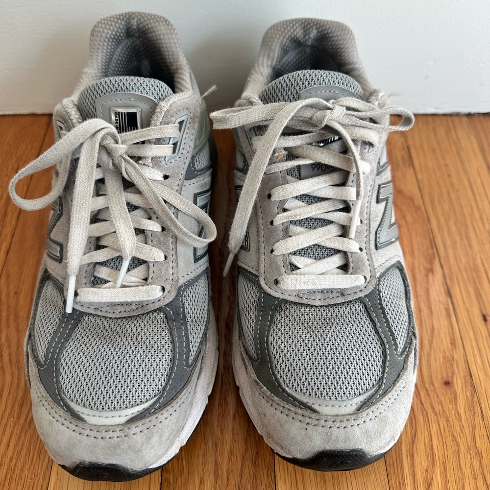 New Balance Women’s 990 v5